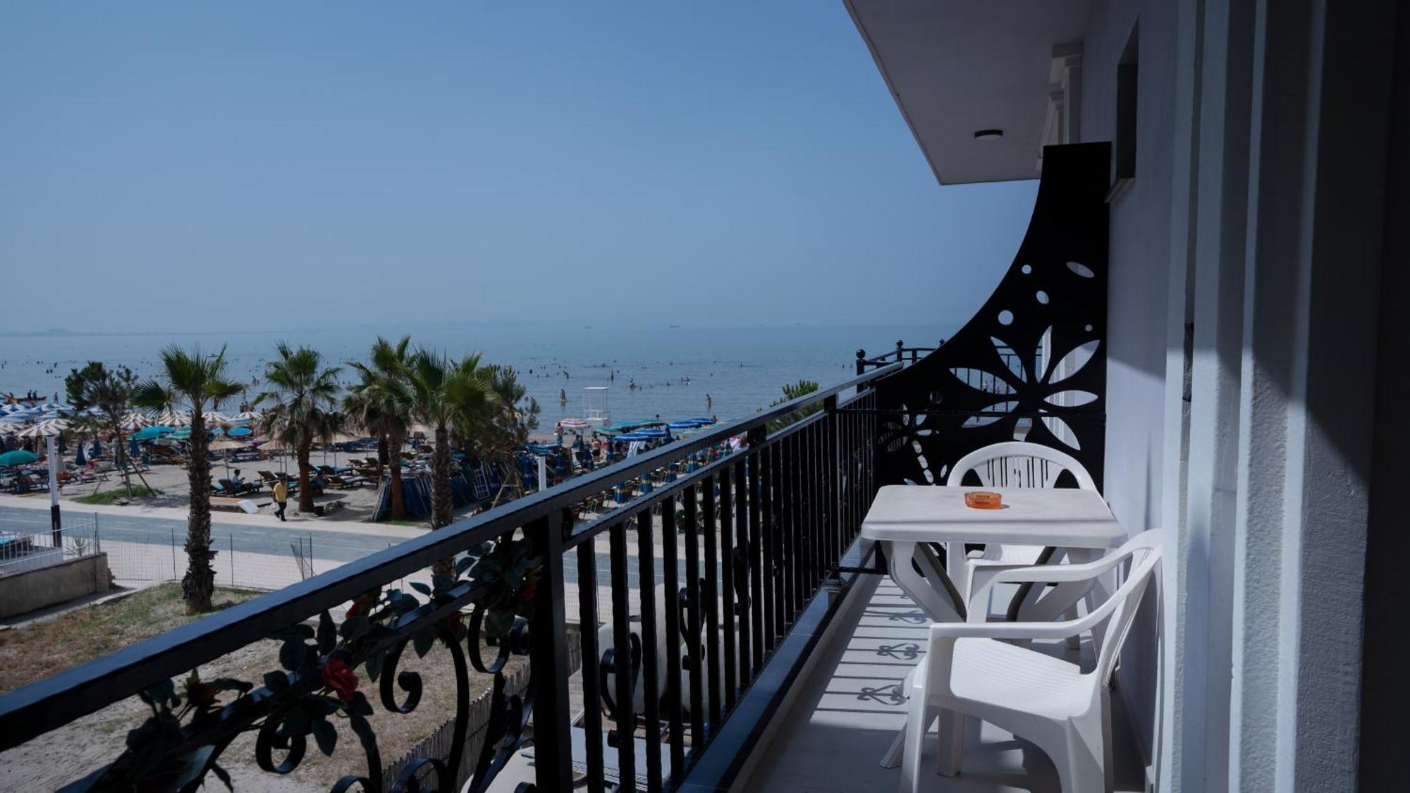 Hotel Saly Durrës 外观 照片
