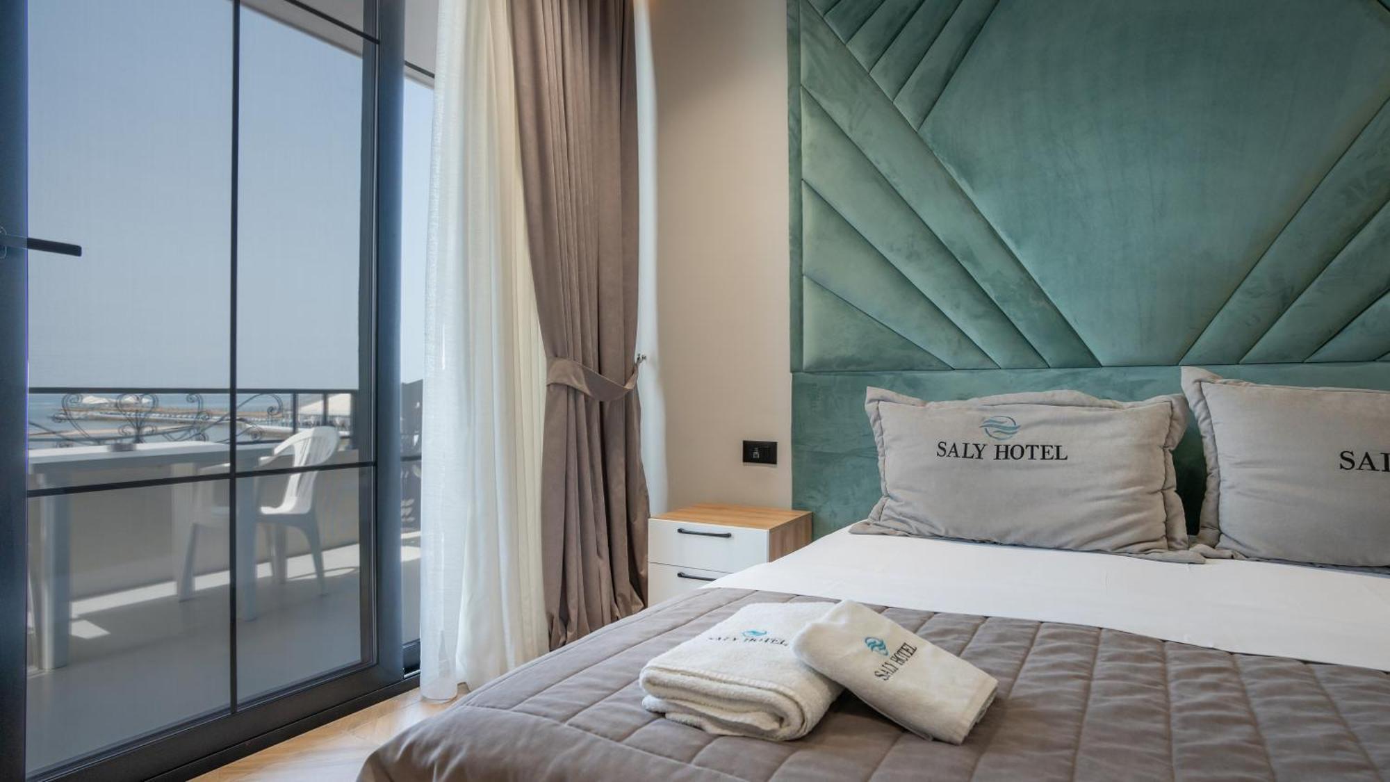 Hotel Saly Durrës 外观 照片