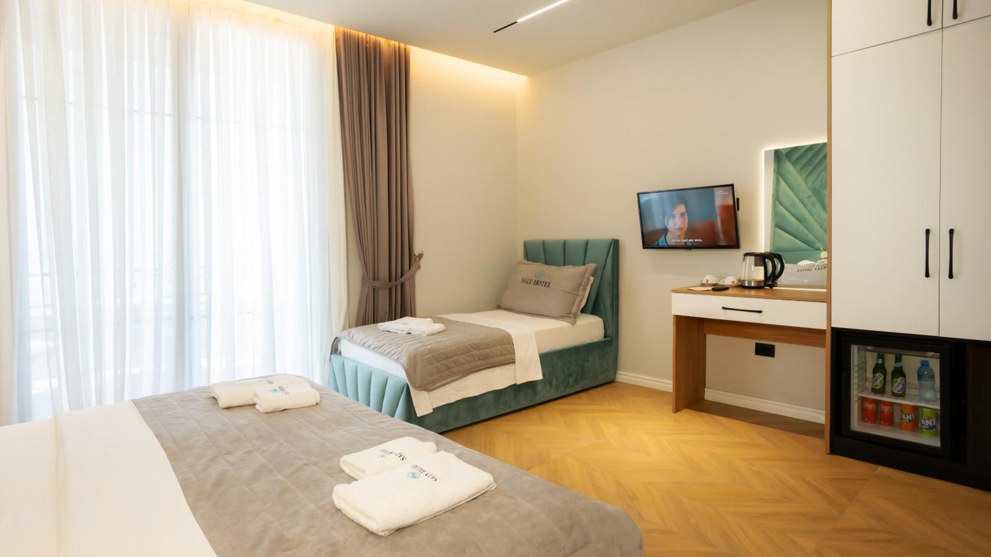 Hotel Saly Durrës 外观 照片